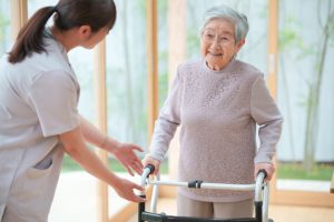 写真：介護保険サービスと自費リハビリサービスの併用