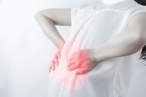 写真：腰椎圧迫骨折後の運動療法と生活動作の工夫 ― 再発を防ぎ、安心して暮らすために