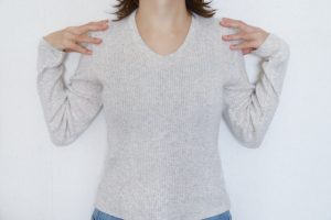 写真：肩甲骨が動くと体が軽い！簡単肩甲骨体操